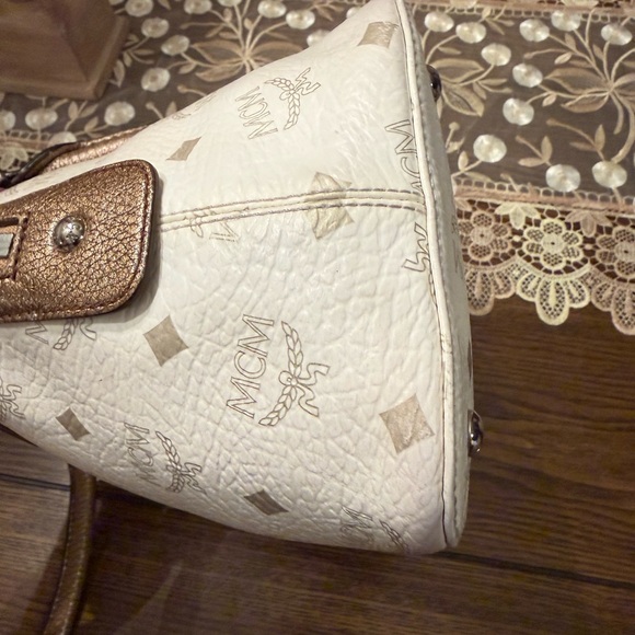 MCM Princess Lion Handbag - Picture 7 of 15